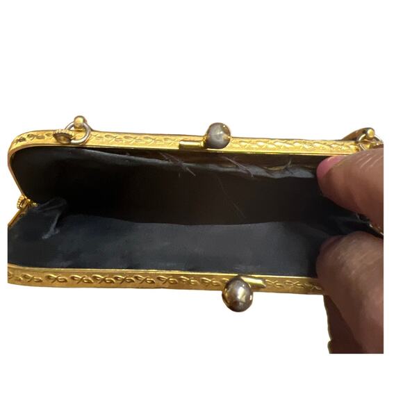 Vintage Tapestry Black Floral Needlepoint Purse Clutch Chain Strap Kiss Clasp - Picture 7 of 7